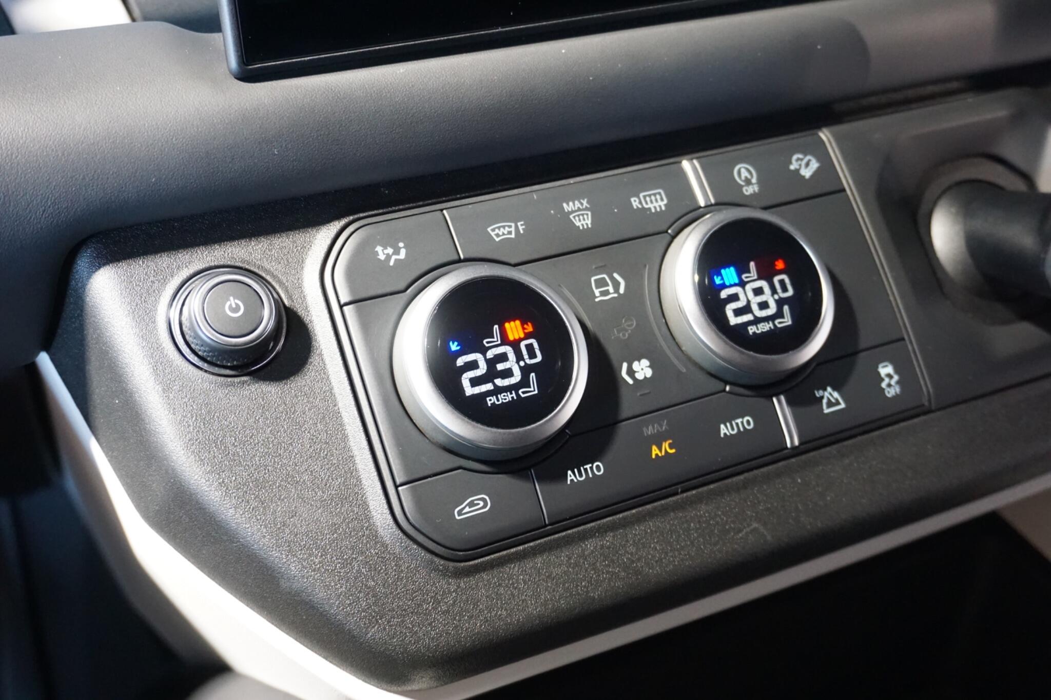 Land Rover Defender 110 3.0 D350 MHEV X-Dynamic HSE Hard Top SUV 5dr Diesel Auto 4WD MWB Euro 6 (s/s) (350 ps)